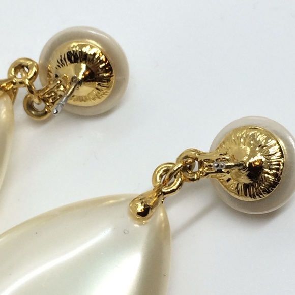 VINTAGE 80S 90S LIZ CLAIBORNE LCI TEARDROP FAUX PEARL RUNWAY EARRINGS LARGE - Picture 13 of 13